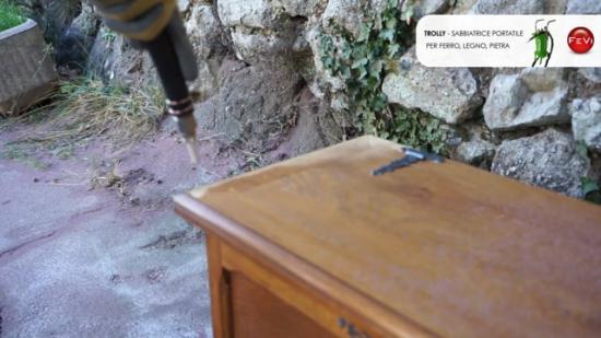 Trolly - Sabbiatura su legno video 2